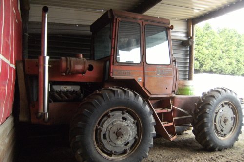 85 - Lucs sur Boulogne : exposition de tracteurs anciens 046puo