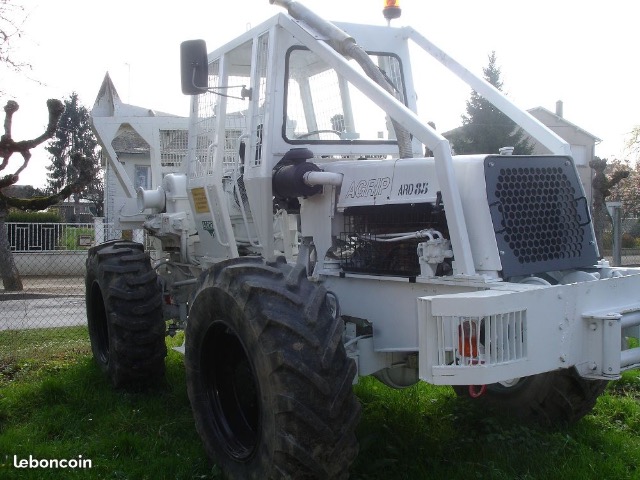 AGRIP - AGRIP les tracteurs forestiers - Page 14 233gel