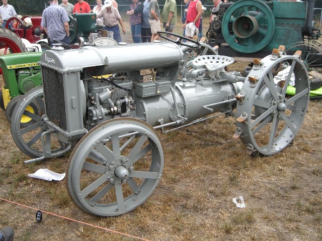 Des tracteurs "téléguidés" 27ukrz