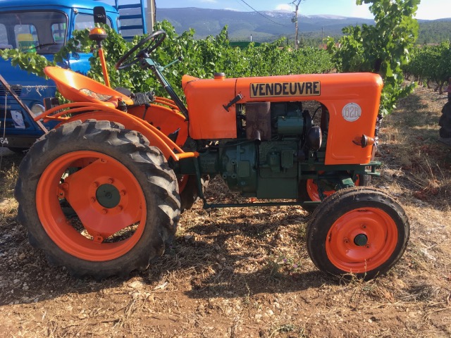 84 BEDOUIN les tracteurs anciens en action 1er Sept 2019 01chiz