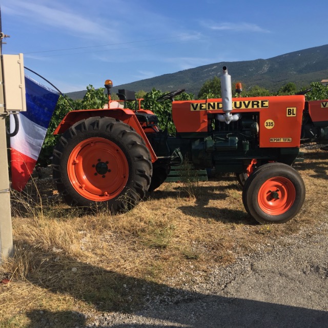 84 BEDOUIN les tracteurs anciens en action 1er Sept 2019 01v6sj