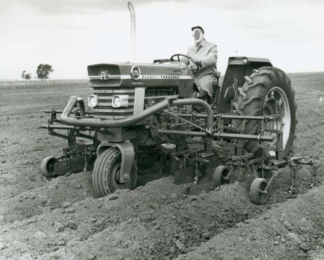 MASSEY - MASSEY-FERGUSON en documentations - Page 7 26j5xv