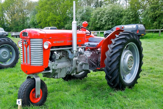 MASSEY - MASSEY-FERGUSON en documentations - Page 7 279i0f