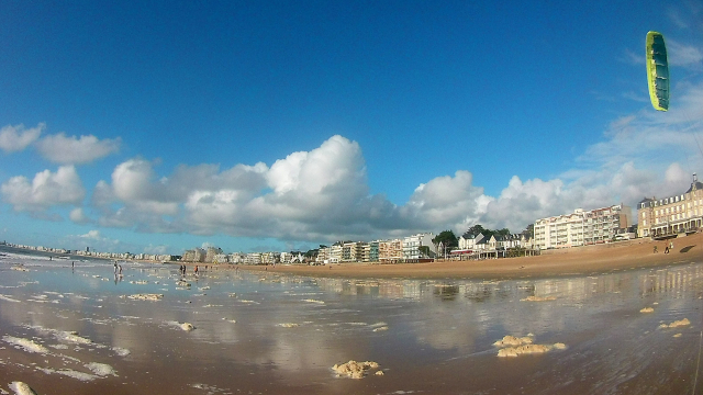 Vers l'estuaire de la Loire (Pornichet/LaBaule, St Brévin...) au fil du temps... - Page 24 25uunybo